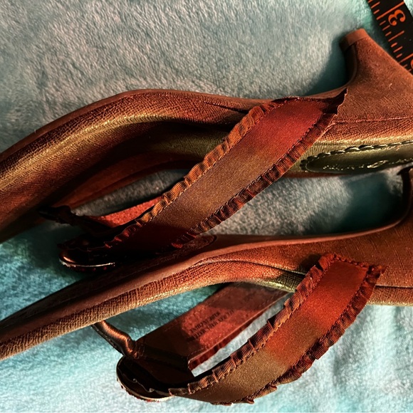 Lindsey Phillips Switchflops sz 9 Amazing shoes!! Velcro straps switch! - Picture 12 of 12